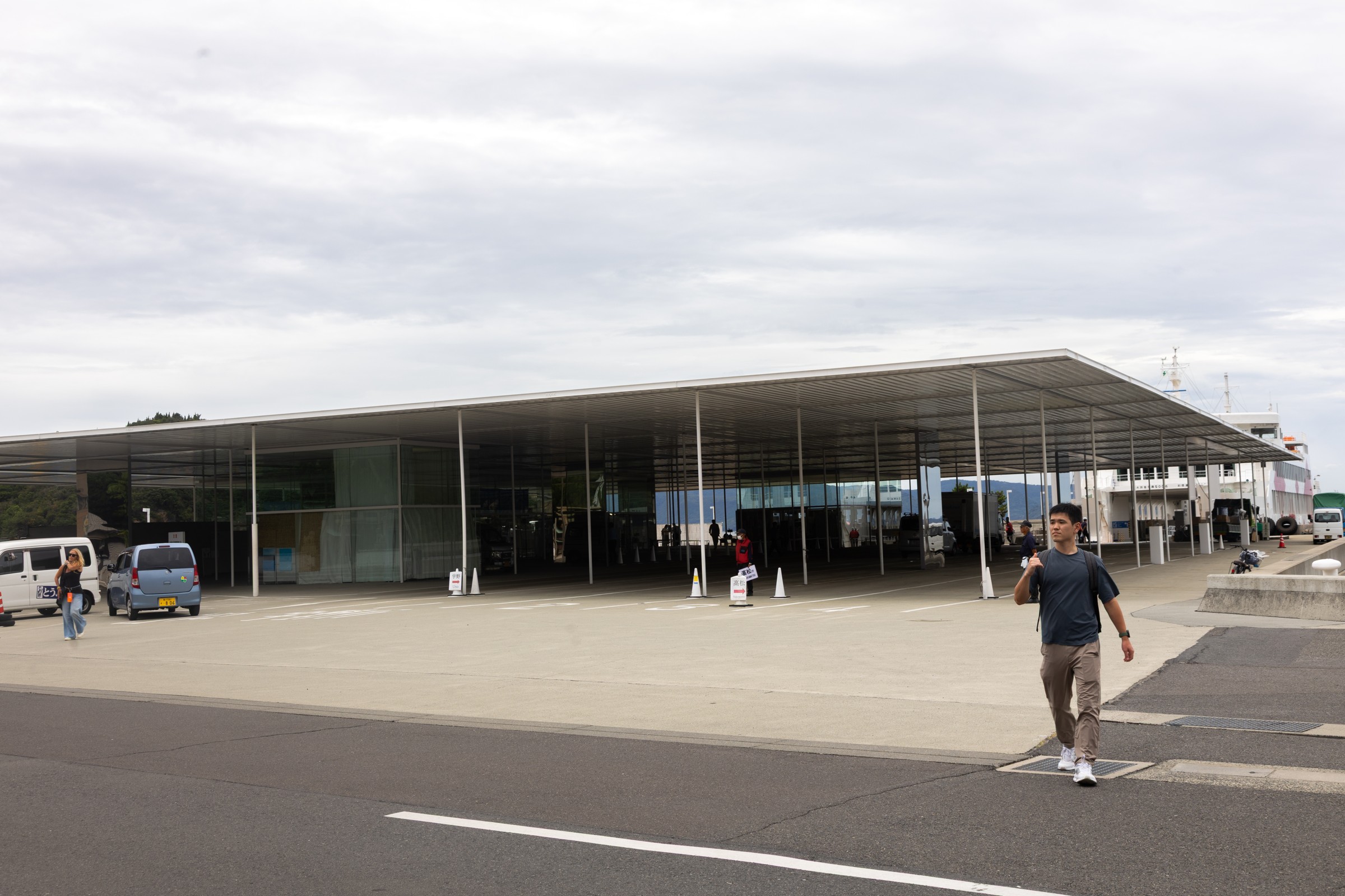 Naoshima Ferry Terminal, Naoshima, Giappone