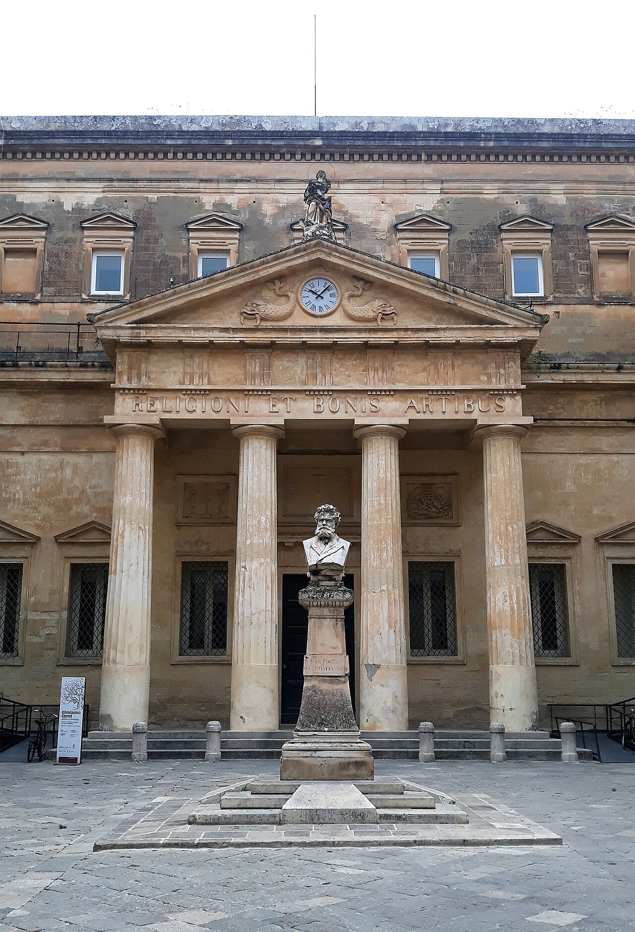 Ex Convitto Palmieri — Piazzetta Giosuè Carducci, Lecce